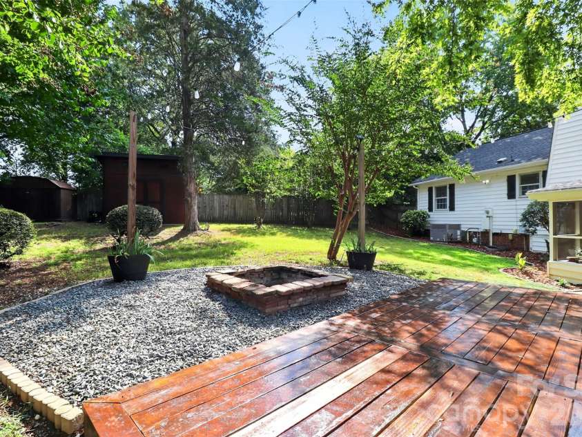 10743 Osprey Drive, Charlotte, NC 28226.  MLS# CAR4425593, YatesRealty ID 51555. 