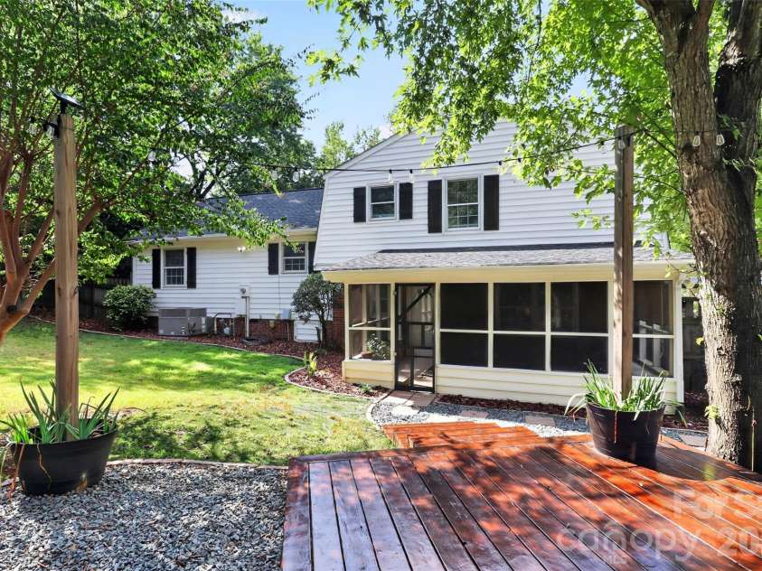 10743 Osprey Drive, Charlotte, NC 28226.  MLS# CAR4425593, YatesRealty ID 51555. 
