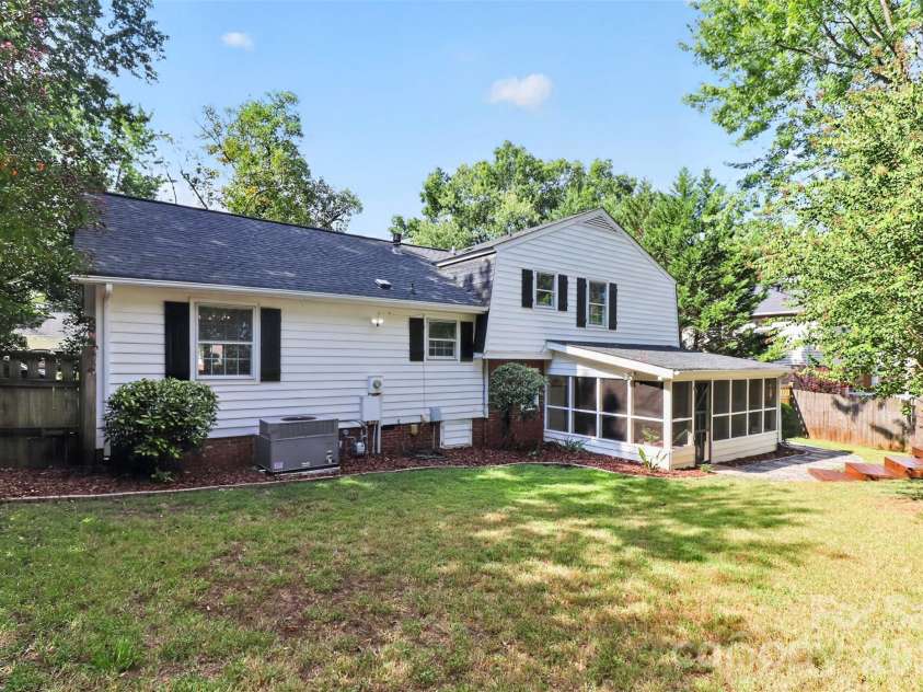10743 Osprey Drive, Charlotte, NC 28226.  MLS# CAR4425593, YatesRealty ID 51555. 