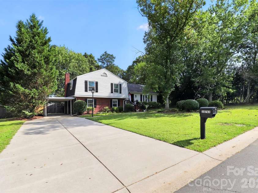 10743 Osprey Drive, Charlotte, NC 28226.  MLS# CAR4425593, YatesRealty ID 51555. 