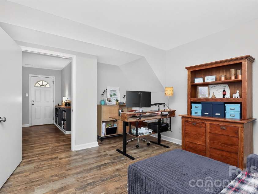 10743 Osprey Drive, Charlotte, NC 28226.  MLS# CAR4425593, YatesRealty ID 51555. Bedroom on lower level.