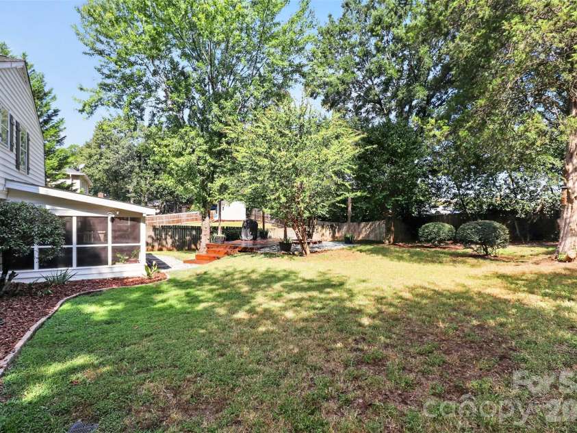 10743 Osprey Drive, Charlotte, NC 28226.  MLS# CAR4425593, YatesRealty ID 51555. Large, spacious, fully fenced in backyard.