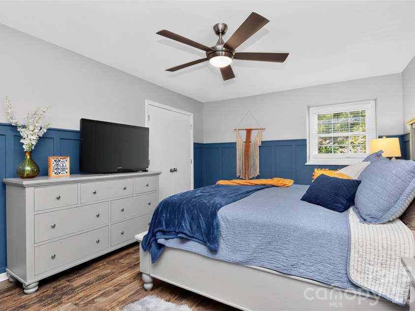 10743 Osprey Drive, Charlotte, NC 28226.  MLS# CAR4425593, YatesRealty ID 51555. Primary Bedroom on upper level
