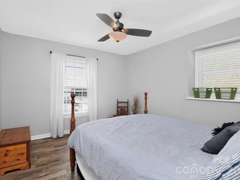 10743 Osprey Drive, Charlotte, NC 28226.  MLS# CAR4425593, YatesRealty ID 51555. Secondary Bedroom on upper level.