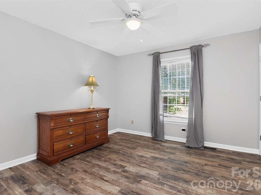 10743 Osprey Drive, Charlotte, NC 28226.  MLS# CAR4425593, YatesRealty ID 51555. Third bedroom on upper level.
