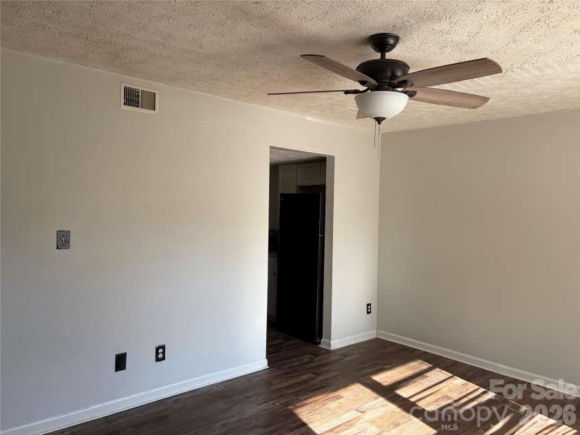 9456 Lexington Circle, Charlotte, NC 28213.  MLS# CAR4424643, YatesRealty ID 51556. 