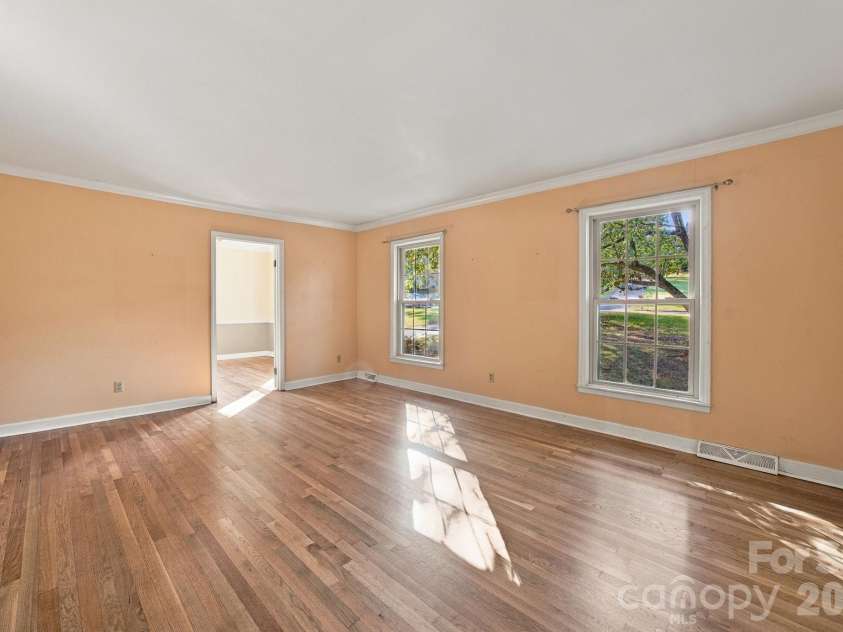 7416 Folger Drive, Charlotte, NC 28226.  MLS# CAR4424929, YatesRealty ID 51557. 