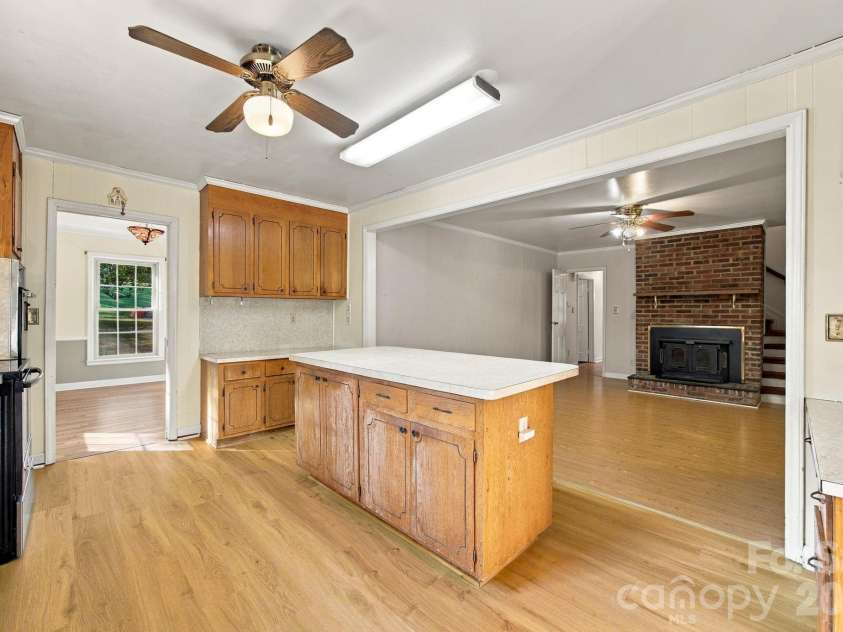 7416 Folger Drive, Charlotte, NC 28226.  MLS# CAR4424929, YatesRealty ID 51557. 