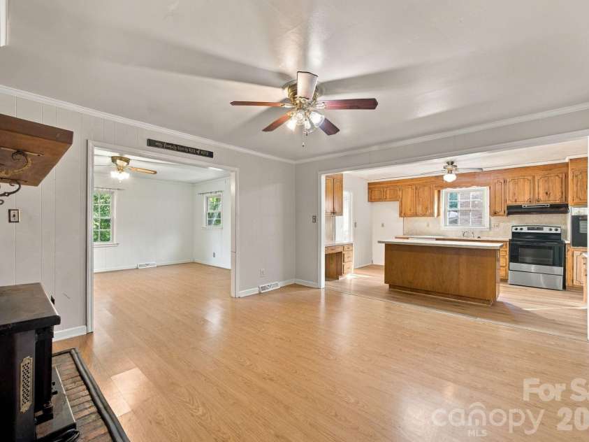 7416 Folger Drive, Charlotte, NC 28226.  MLS# CAR4424929, YatesRealty ID 51557. 