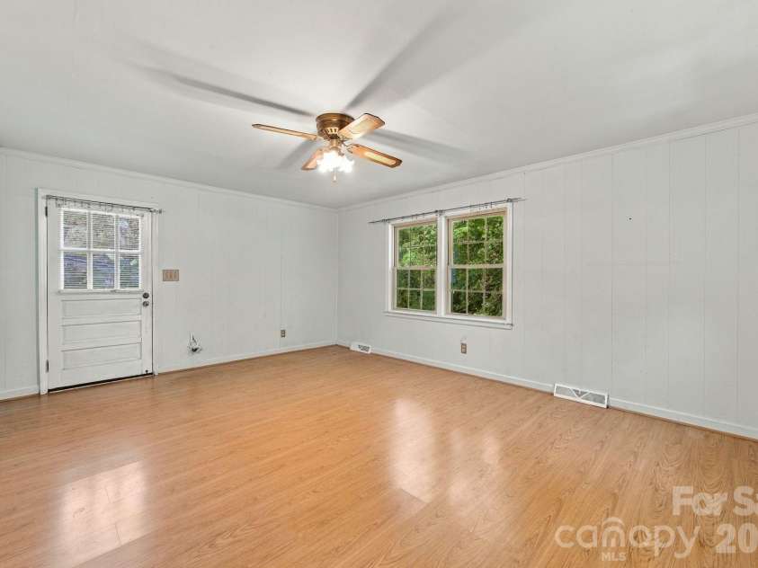 7416 Folger Drive, Charlotte, NC 28226.  MLS# CAR4424929, YatesRealty ID 51557. 