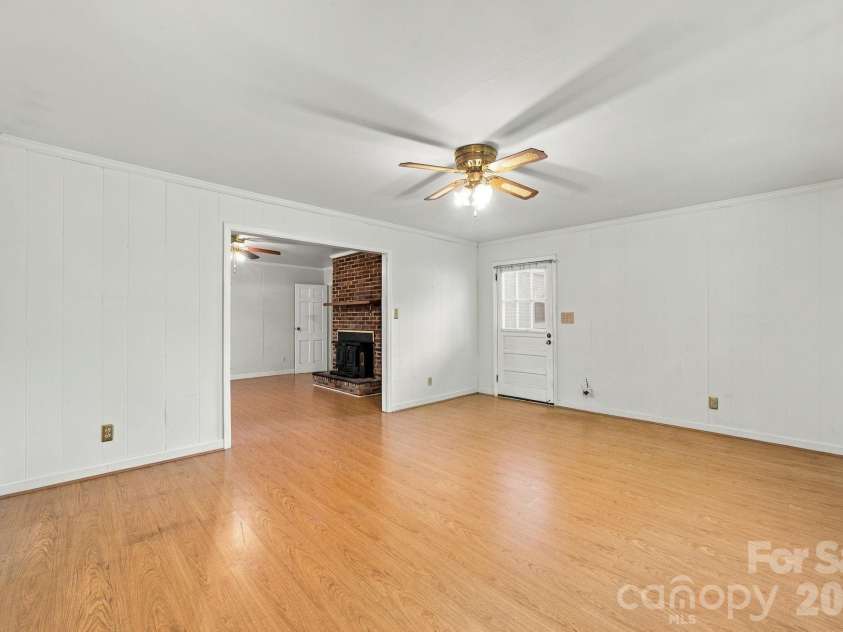 7416 Folger Drive, Charlotte, NC 28226.  MLS# CAR4424929, YatesRealty ID 51557. 