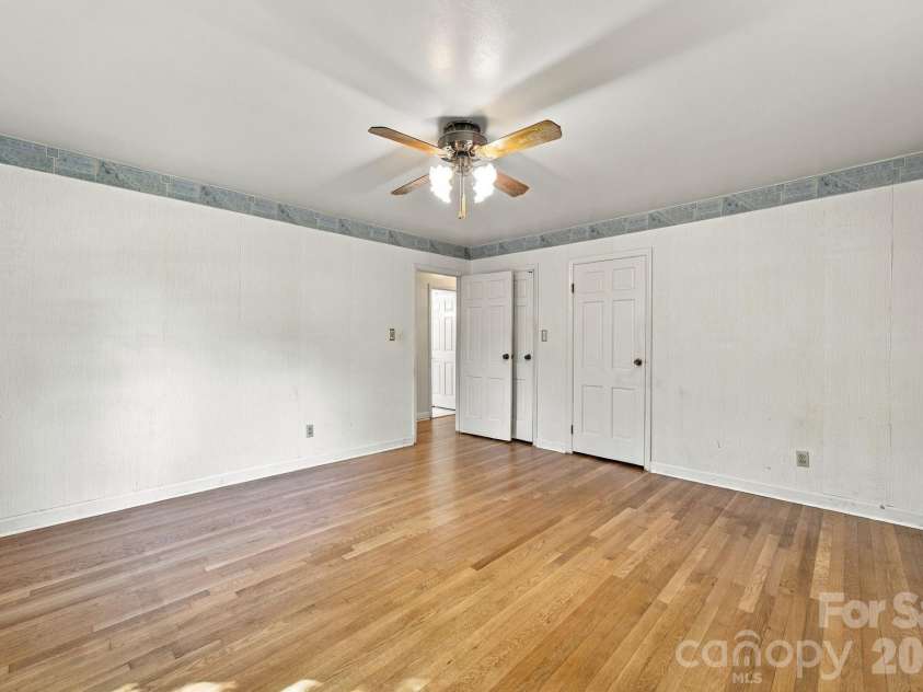 7416 Folger Drive, Charlotte, NC 28226.  MLS# CAR4424929, YatesRealty ID 51557. 