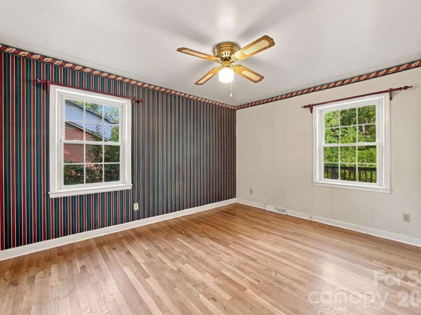 7416 Folger Drive, Charlotte, NC 28226.  MLS# CAR4424929, YatesRealty ID 51557. 