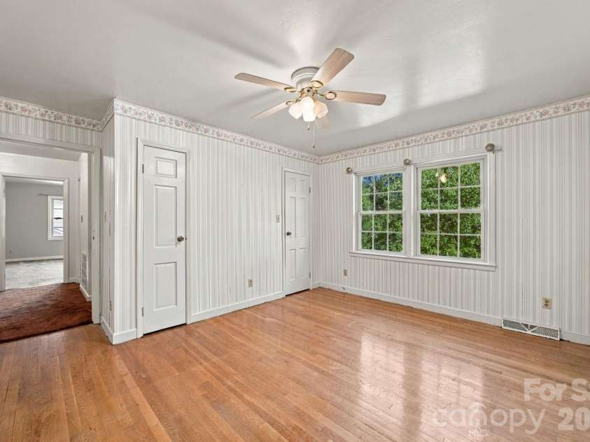 7416 Folger Drive, Charlotte, NC 28226.  MLS# CAR4424929, YatesRealty ID 51557. 