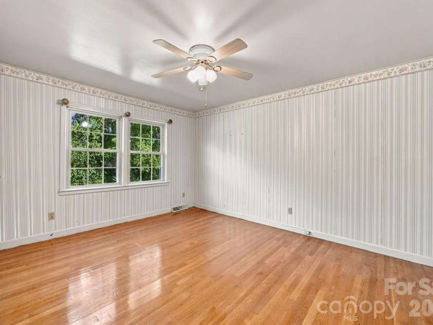 7416 Folger Drive, Charlotte, NC 28226.  MLS# CAR4424929, YatesRealty ID 51557. 