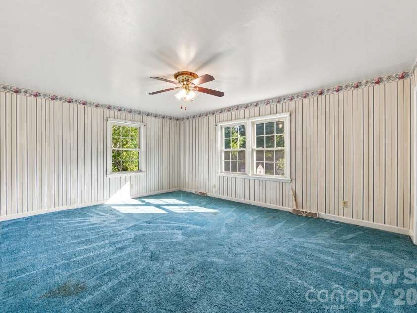 7416 Folger Drive, Charlotte, NC 28226.  MLS# CAR4424929, YatesRealty ID 51557. 