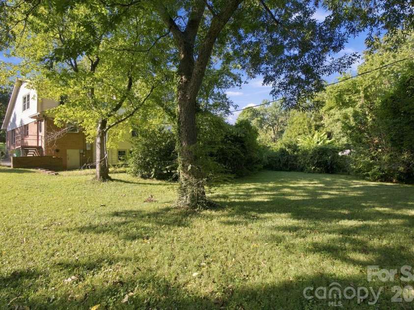 7416 Folger Drive, Charlotte, NC 28226.  MLS# CAR4424929, YatesRealty ID 51557. 