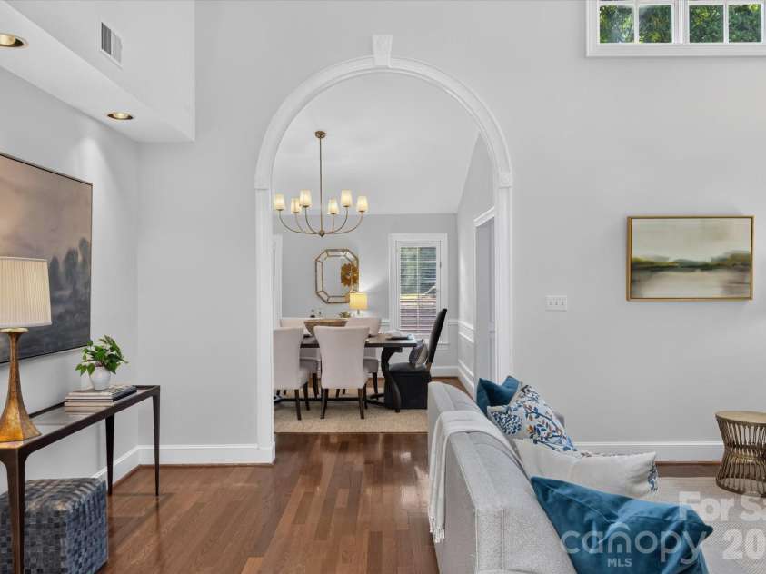 1804 Meadowood Lane, Charlotte, NC 28211.  MLS# CAR4424678, YatesRealty ID 51558. 