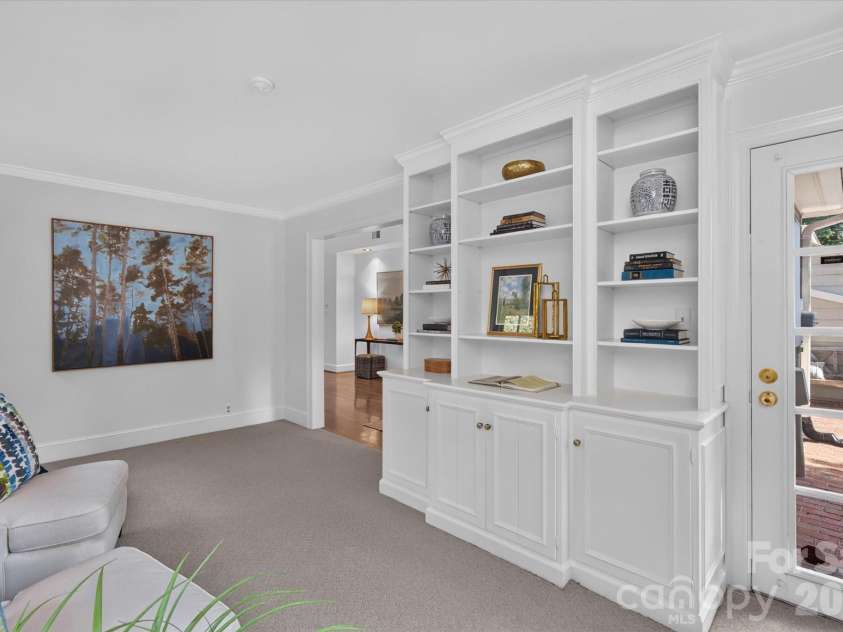 1804 Meadowood Lane, Charlotte, NC 28211.  MLS# CAR4424678, YatesRealty ID 51558. 