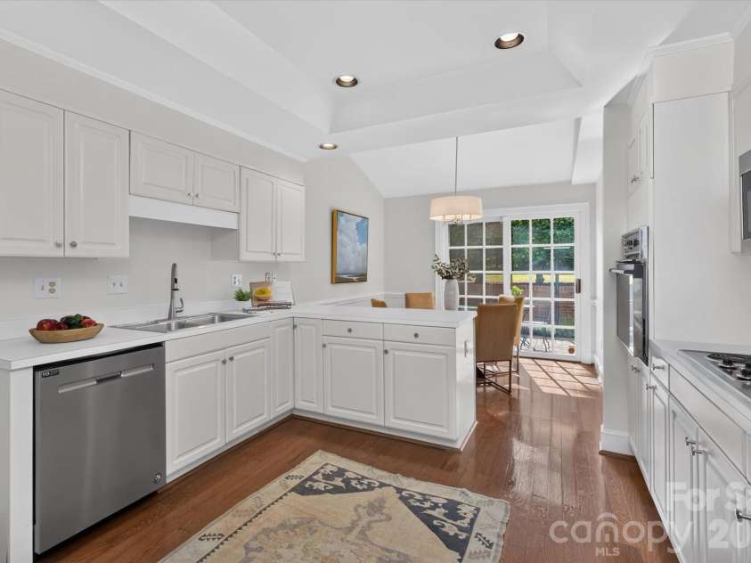 1804 Meadowood Lane, Charlotte, NC 28211.  MLS# CAR4424678, YatesRealty ID 51558. 