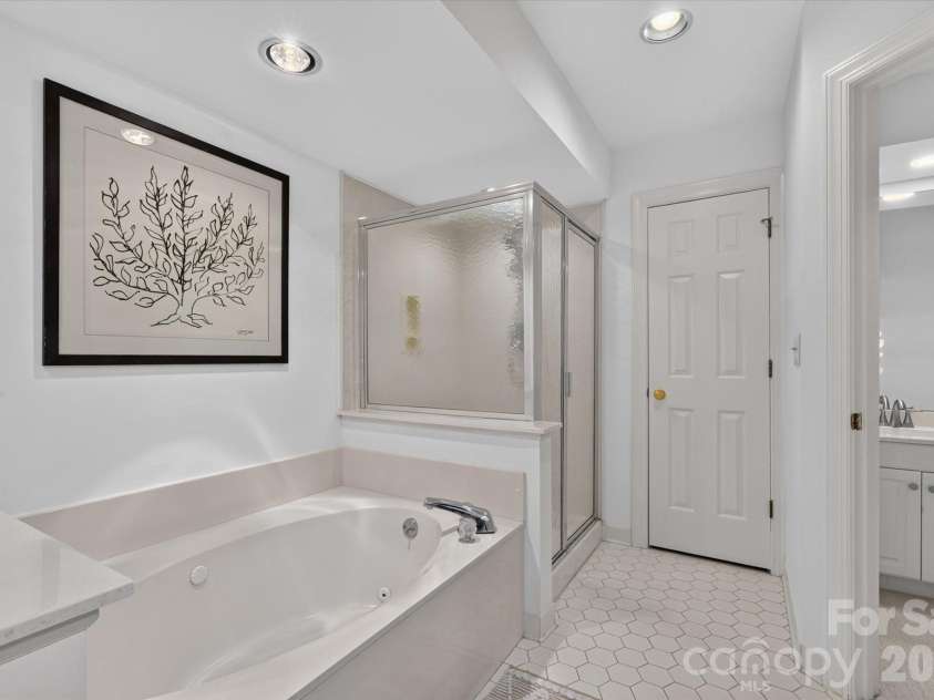 1804 Meadowood Lane, Charlotte, NC 28211.  MLS# CAR4424678, YatesRealty ID 51558. 