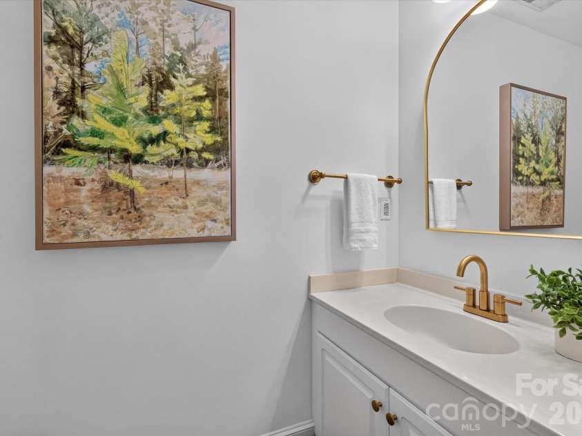 1804 Meadowood Lane, Charlotte, NC 28211.  MLS# CAR4424678, YatesRealty ID 51558. 