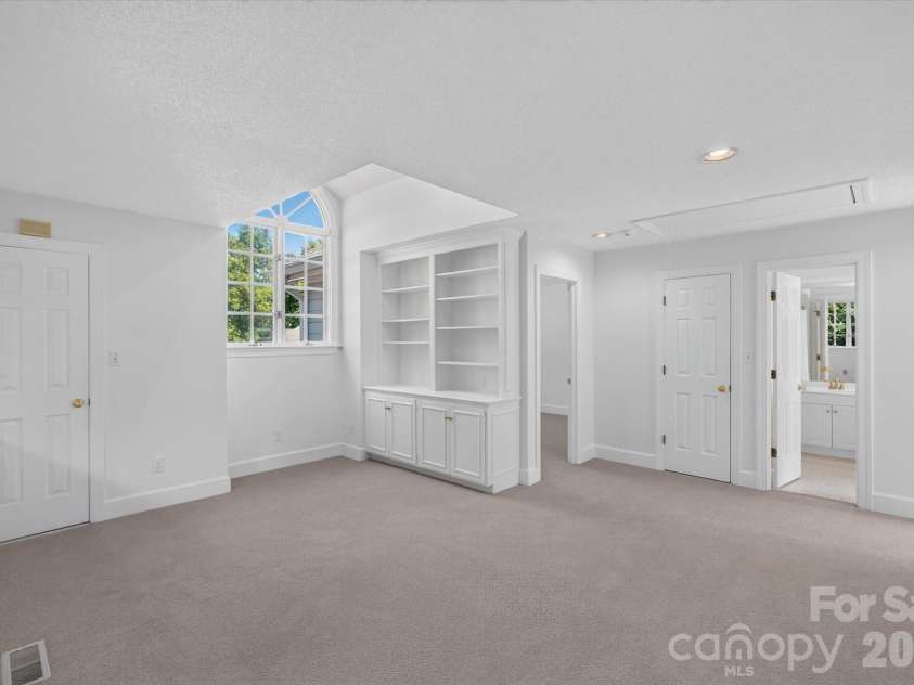 1804 Meadowood Lane, Charlotte, NC 28211.  MLS# CAR4424678, YatesRealty ID 51558. 