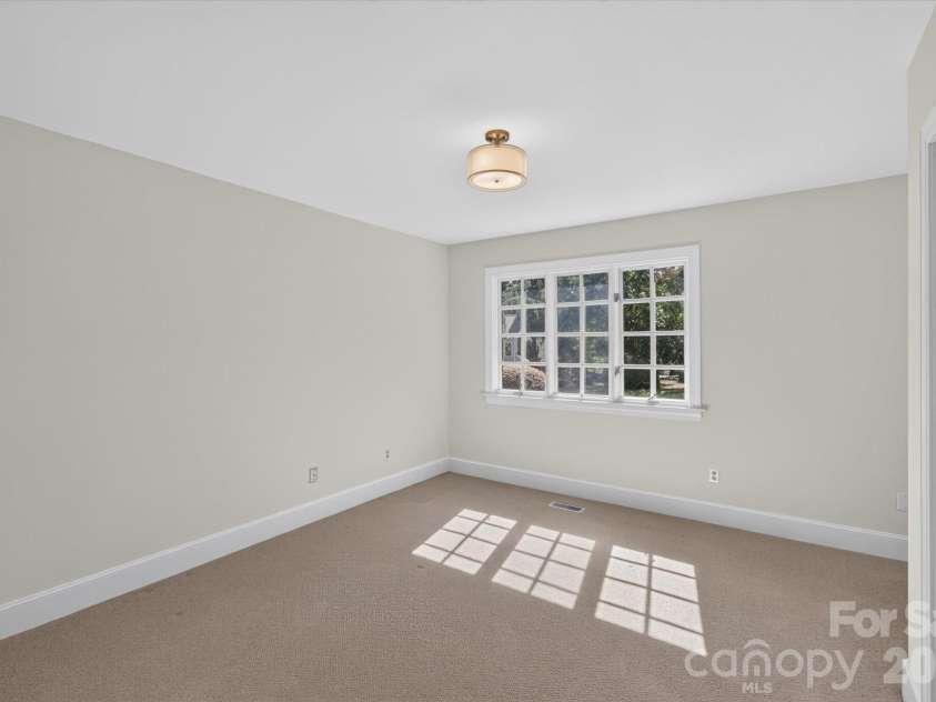 1804 Meadowood Lane, Charlotte, NC 28211.  MLS# CAR4424678, YatesRealty ID 51558. 
