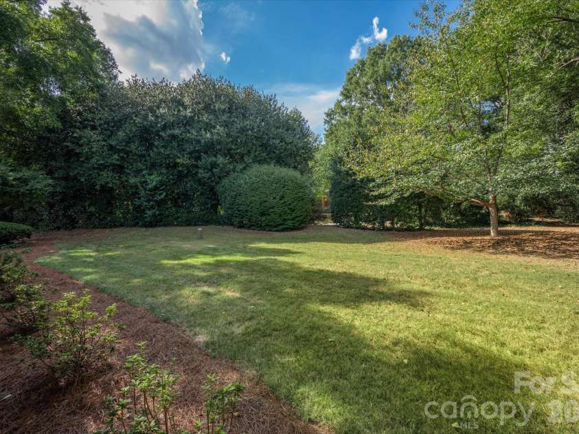 1804 Meadowood Lane, Charlotte, NC 28211.  MLS# CAR4424678, YatesRealty ID 51558. 