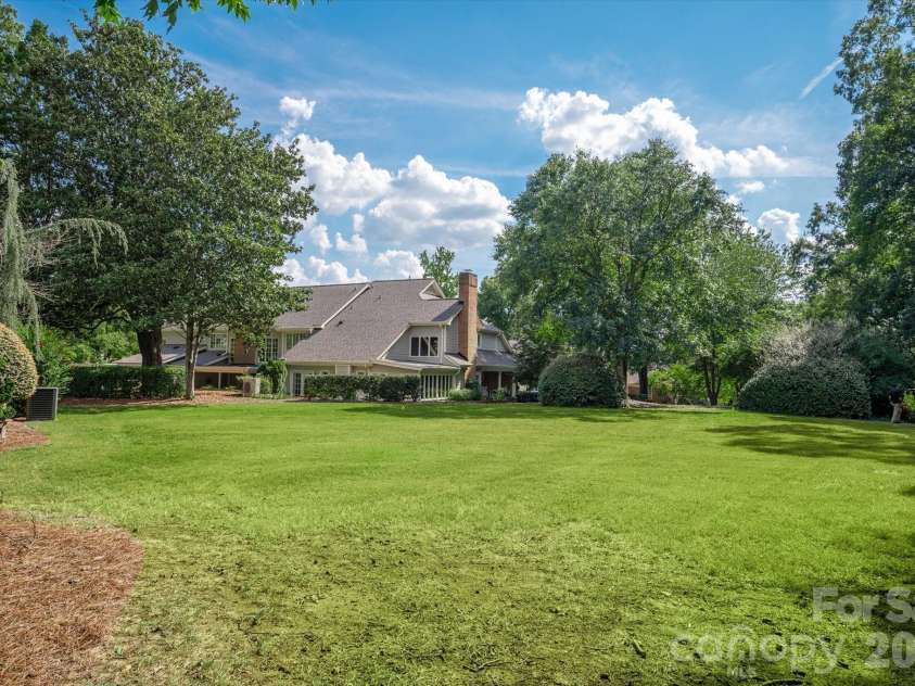 1804 Meadowood Lane, Charlotte, NC 28211.  MLS# CAR4424678, YatesRealty ID 51558. 