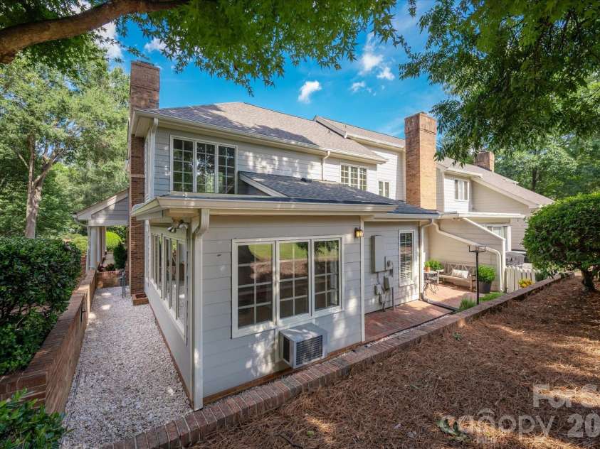 1804 Meadowood Lane, Charlotte, NC 28211.  MLS# CAR4424678, YatesRealty ID 51558. 