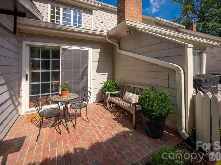 1804 Meadowood Lane, Charlotte, NC 28211.  MLS# CAR4424678, YatesRealty ID 51558. 