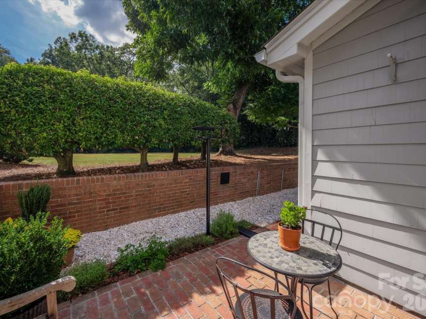 1804 Meadowood Lane, Charlotte, NC 28211.  MLS# CAR4424678, YatesRealty ID 51558. 