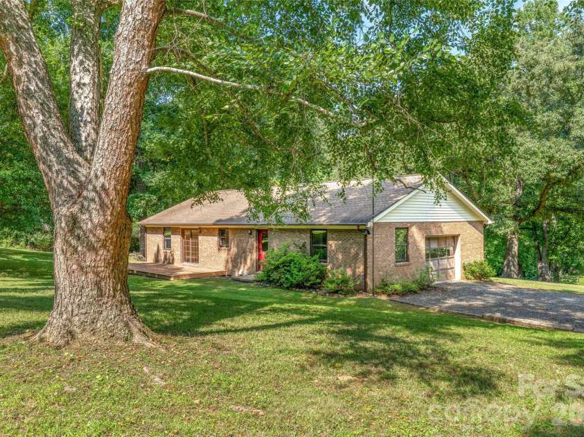 27 Windy Acres Drive, Fairview, NC 28730.  MLS# CAR4424868, YatesRealty ID 51559. 