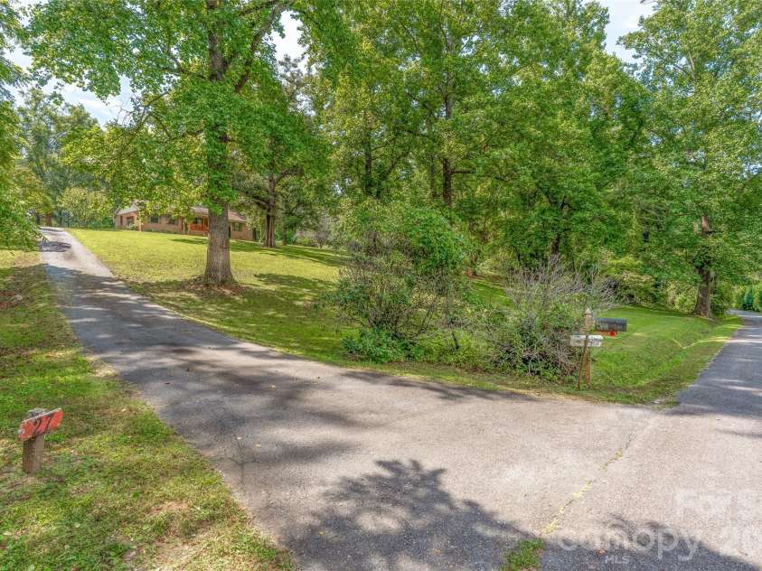 27 Windy Acres Drive, Fairview, NC 28730.  MLS# CAR4424868, YatesRealty ID 51559. 