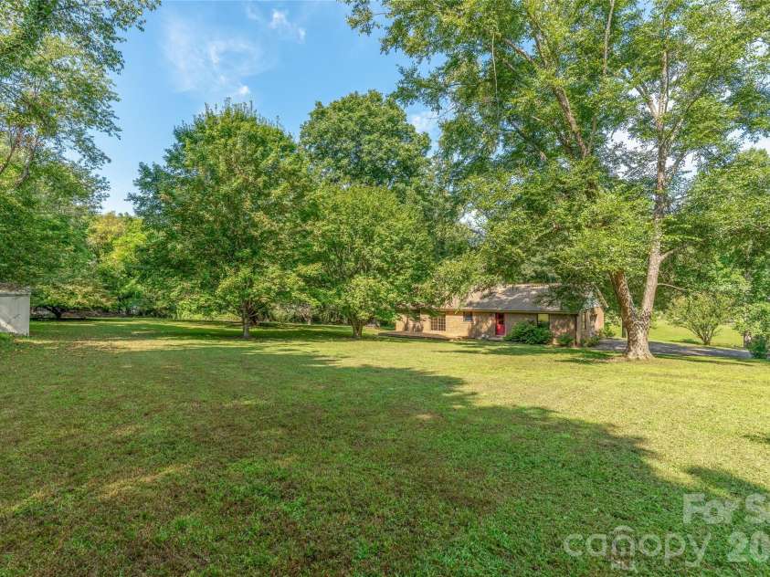 27 Windy Acres Drive, Fairview, NC 28730.  MLS# CAR4424868, YatesRealty ID 51559. 