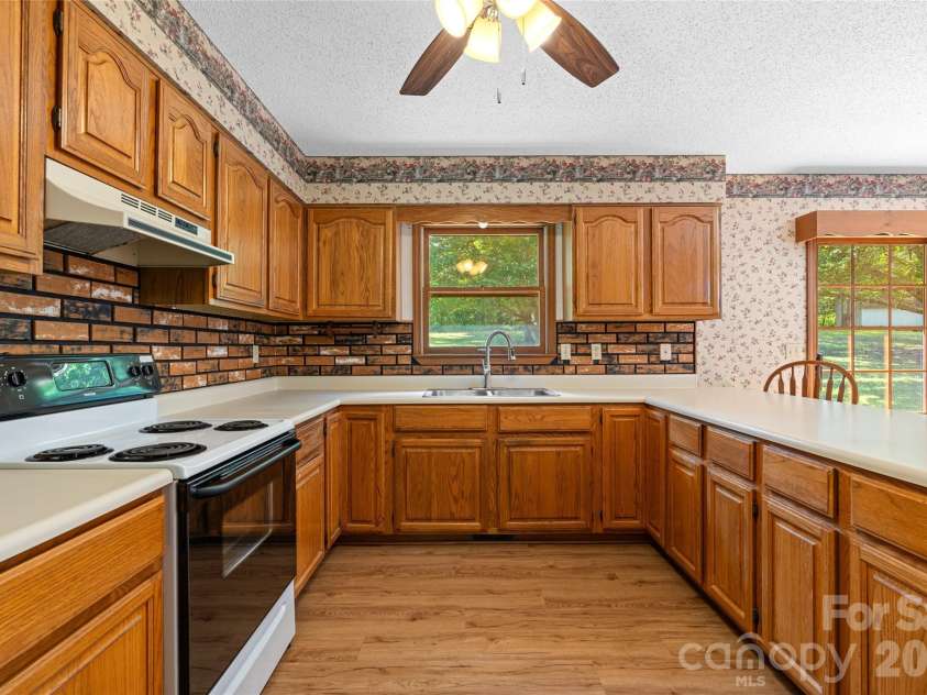 27 Windy Acres Drive, Fairview, NC 28730.  MLS# CAR4424868, YatesRealty ID 51559. 