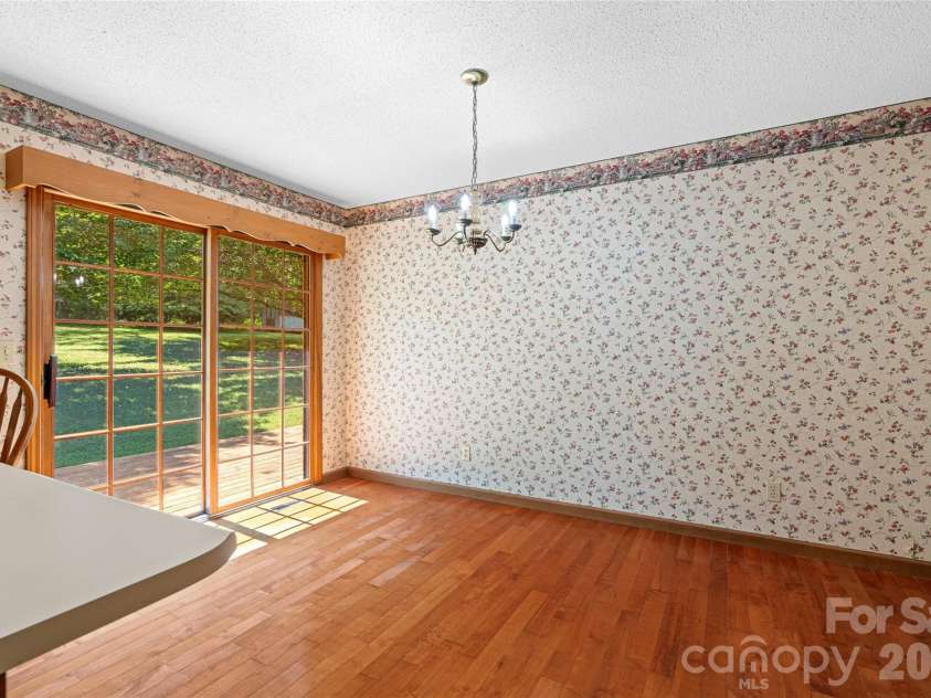 27 Windy Acres Drive, Fairview, NC 28730.  MLS# CAR4424868, YatesRealty ID 51559. 