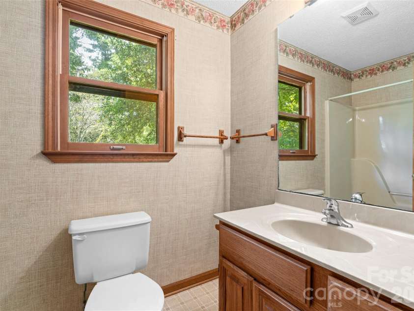 27 Windy Acres Drive, Fairview, NC 28730.  MLS# CAR4424868, YatesRealty ID 51559. 