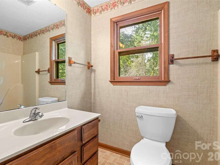 27 Windy Acres Drive, Fairview, NC 28730.  MLS# CAR4424868, YatesRealty ID 51559. 