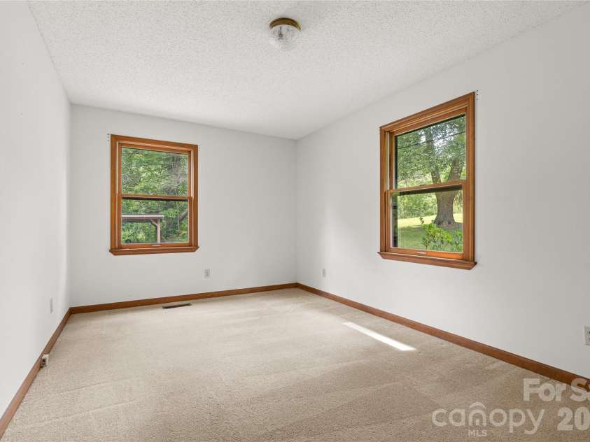 27 Windy Acres Drive, Fairview, NC 28730.  MLS# CAR4424868, YatesRealty ID 51559. 