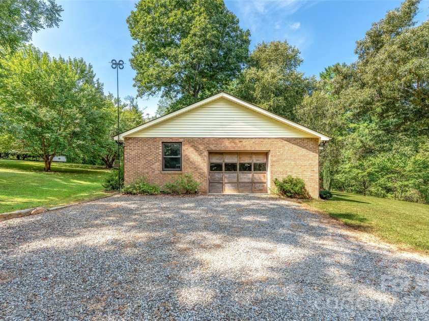 27 Windy Acres Drive, Fairview, NC 28730.  MLS# CAR4424868, YatesRealty ID 51559. 