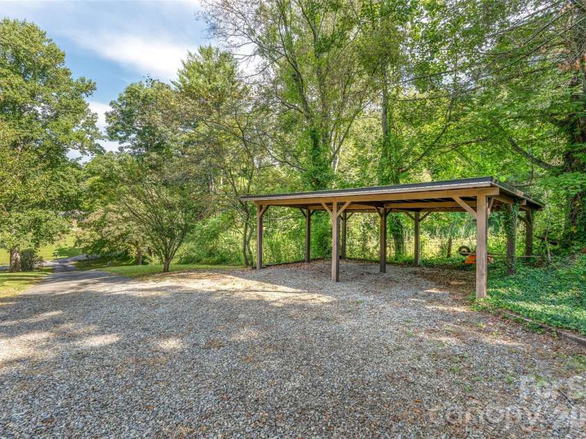 27 Windy Acres Drive, Fairview, NC 28730.  MLS# CAR4424868, YatesRealty ID 51559. 