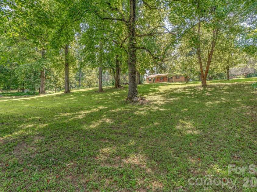 27 Windy Acres Drive, Fairview, NC 28730.  MLS# CAR4424868, YatesRealty ID 51559. 