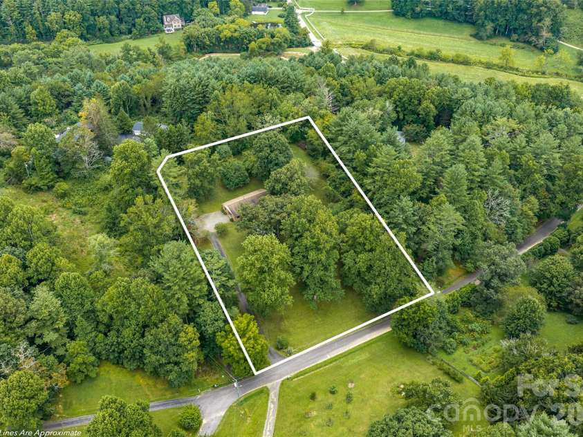 27 Windy Acres Drive, Fairview, NC 28730.  MLS# CAR4424868, YatesRealty ID 51559. 