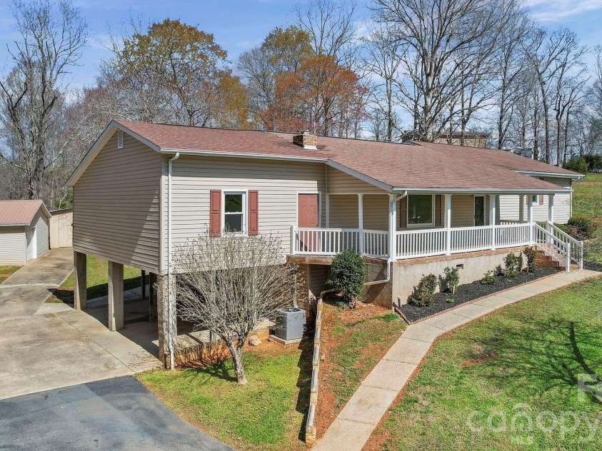 4698 Forest View Road, Blacksburg, SC 29702.  MLS# CAR4350917, YatesRealty ID 5156. 