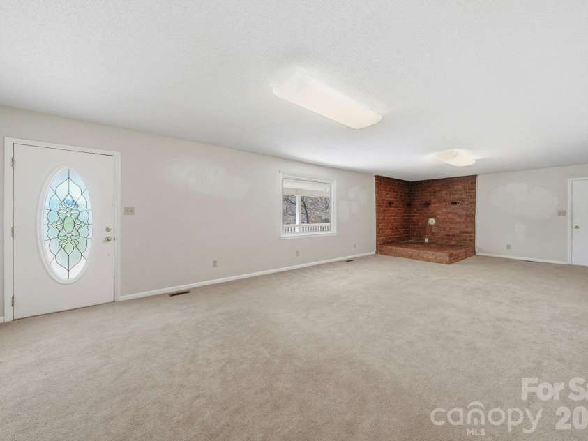 4698 Forest View Road, Blacksburg, SC 29702.  MLS# CAR4350917, YatesRealty ID 5156. 