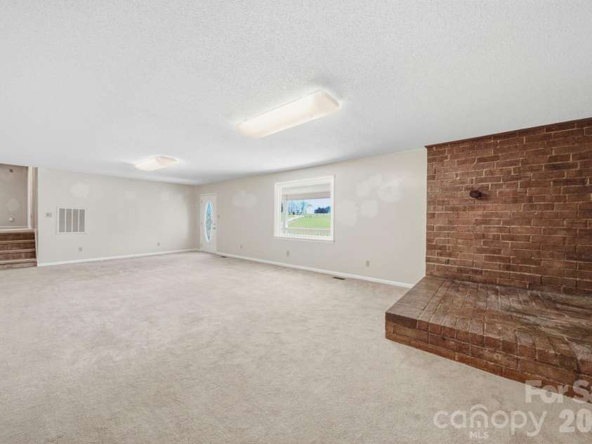 4698 Forest View Road, Blacksburg, SC 29702.  MLS# CAR4350917, YatesRealty ID 5156. 