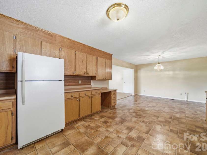 4698 Forest View Road, Blacksburg, SC 29702.  MLS# CAR4350917, YatesRealty ID 5156. 