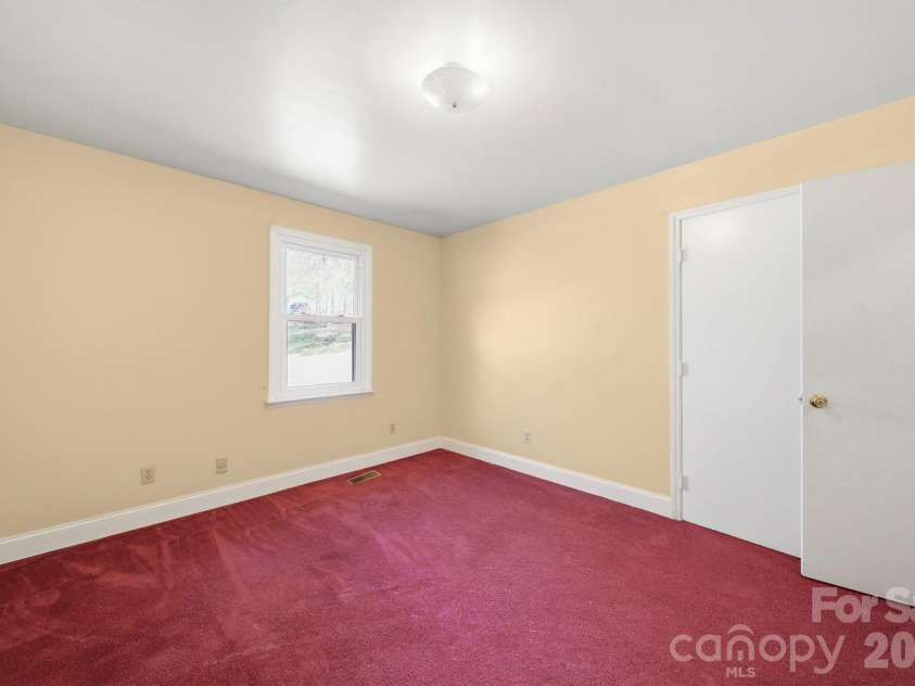4698 Forest View Road, Blacksburg, SC 29702.  MLS# CAR4350917, YatesRealty ID 5156. 